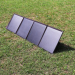 折りたたみ式のポータブルソーラーパネル【80W】キャンプやアウトドアに！