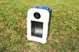 車のシガーソケットで使える小型冷温庫！キャンプにもおすすめ